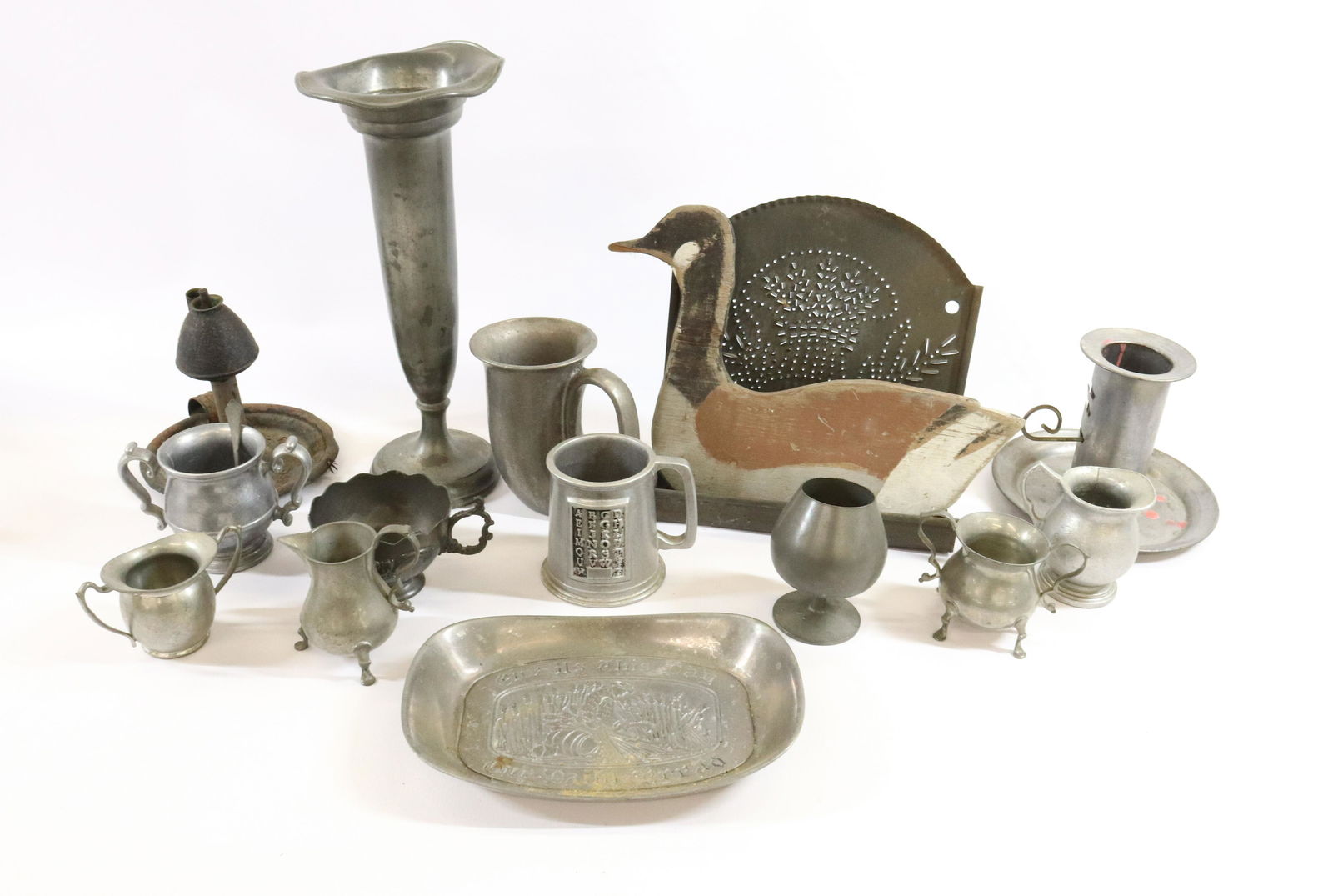 GROUP LOT OF METALWARE (1 of 3)