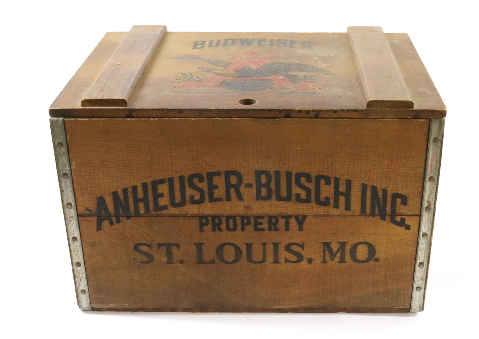 ANHEUSER-BUSCH INC. CENTENNIAL WOOD BOX: 1876-1976 WOOD BOX WITH HINGED LID NICE PATINA DIMENSIONS: 11 3/4"H X 17 3/4" X 12" TERMS: Hartzell's Auction Gallery will handle most of the shipping in-house. WE do reserve the right to not ship som