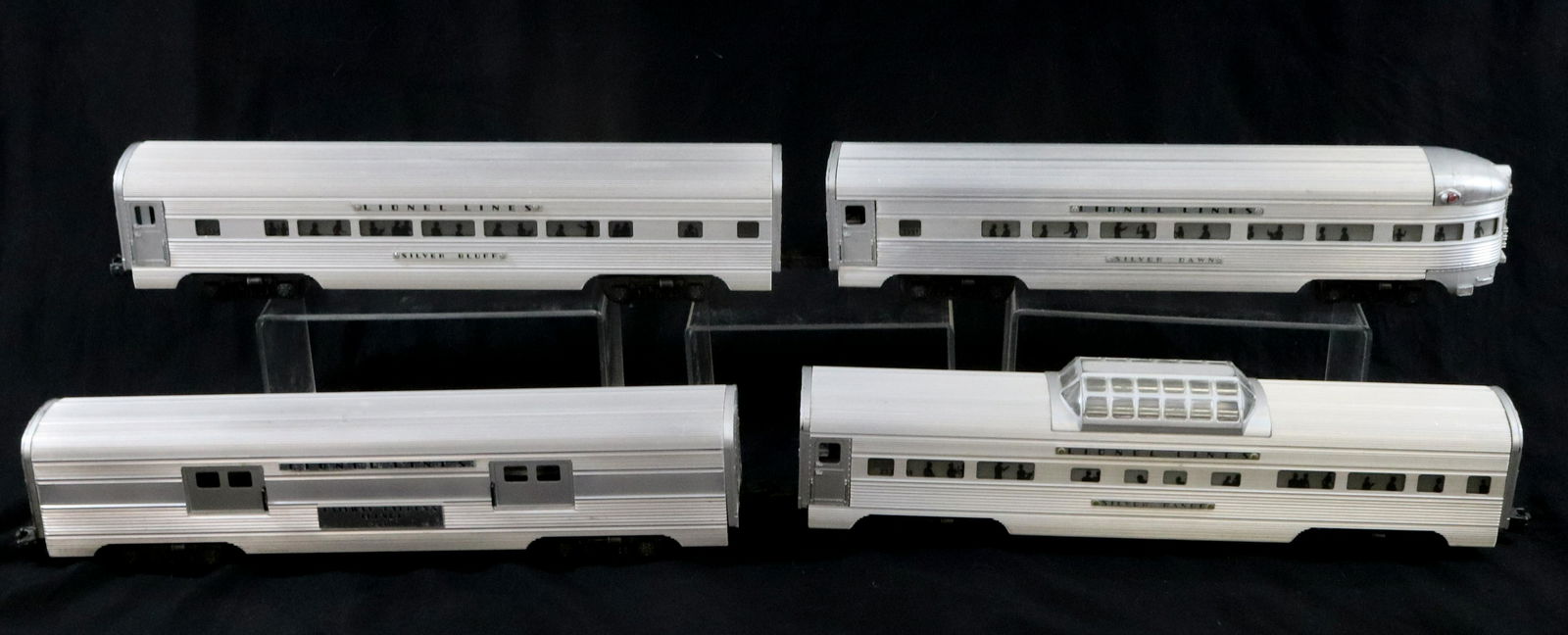 LOT OF LIONEL "O" GAUGE ALUMINUM TRAIN CARS (1 of 8)