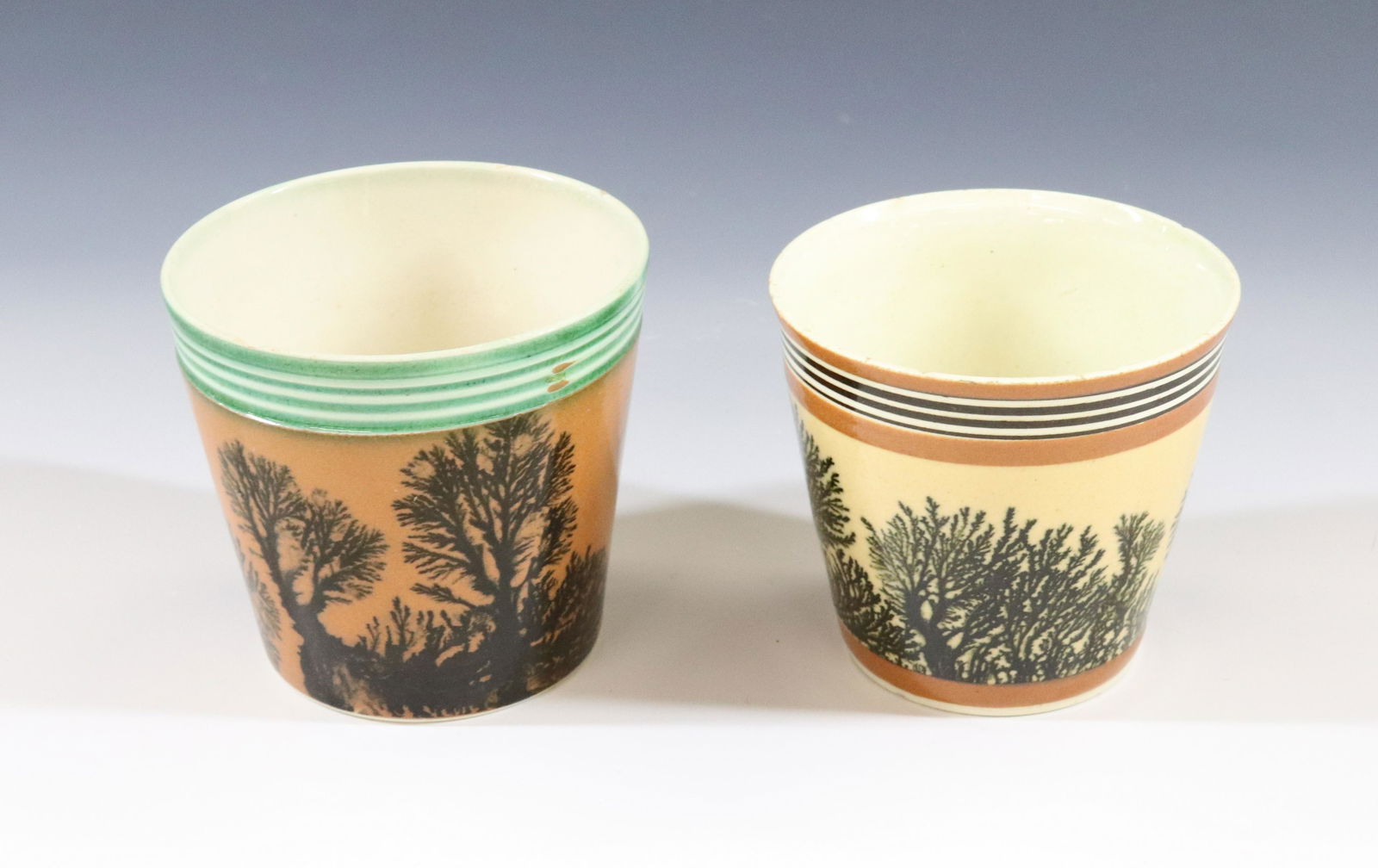 (2) 19TH CENTURY MOCHAWARE CUPS (1 of 4)
