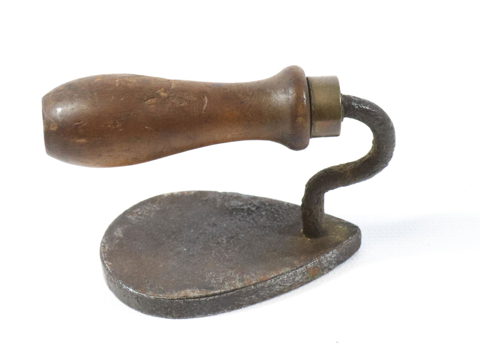 Miniature Roundback Iron (1 of 4)