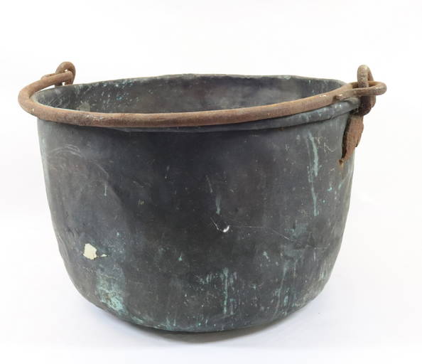 LARGE BRASS KETTLE (0042) on Apr 22, 2022 Hartzell's Auction Gallery