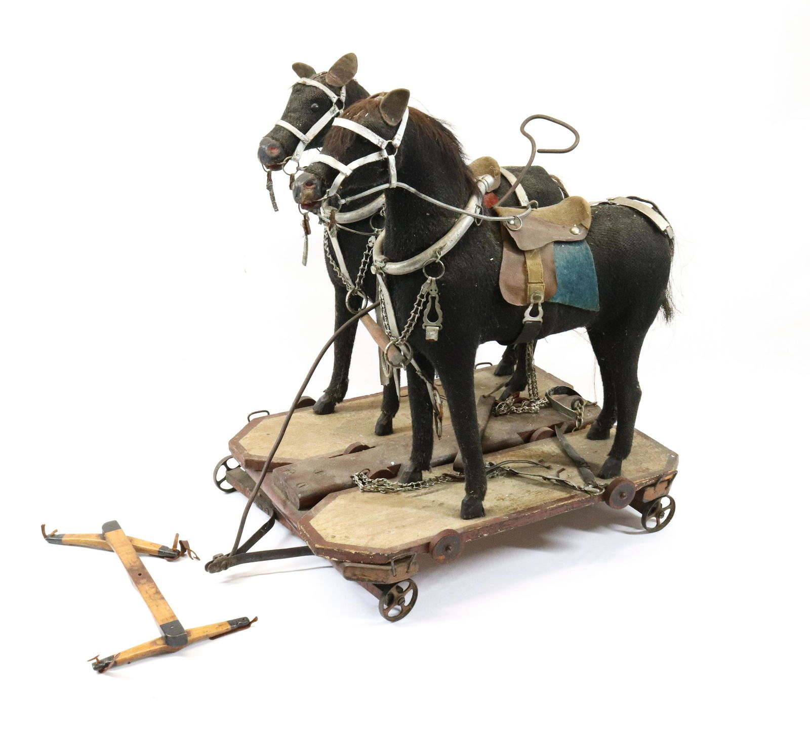 19TH CENTURY LARGE SIZE CHILDS PULL TOY (1 of 3)