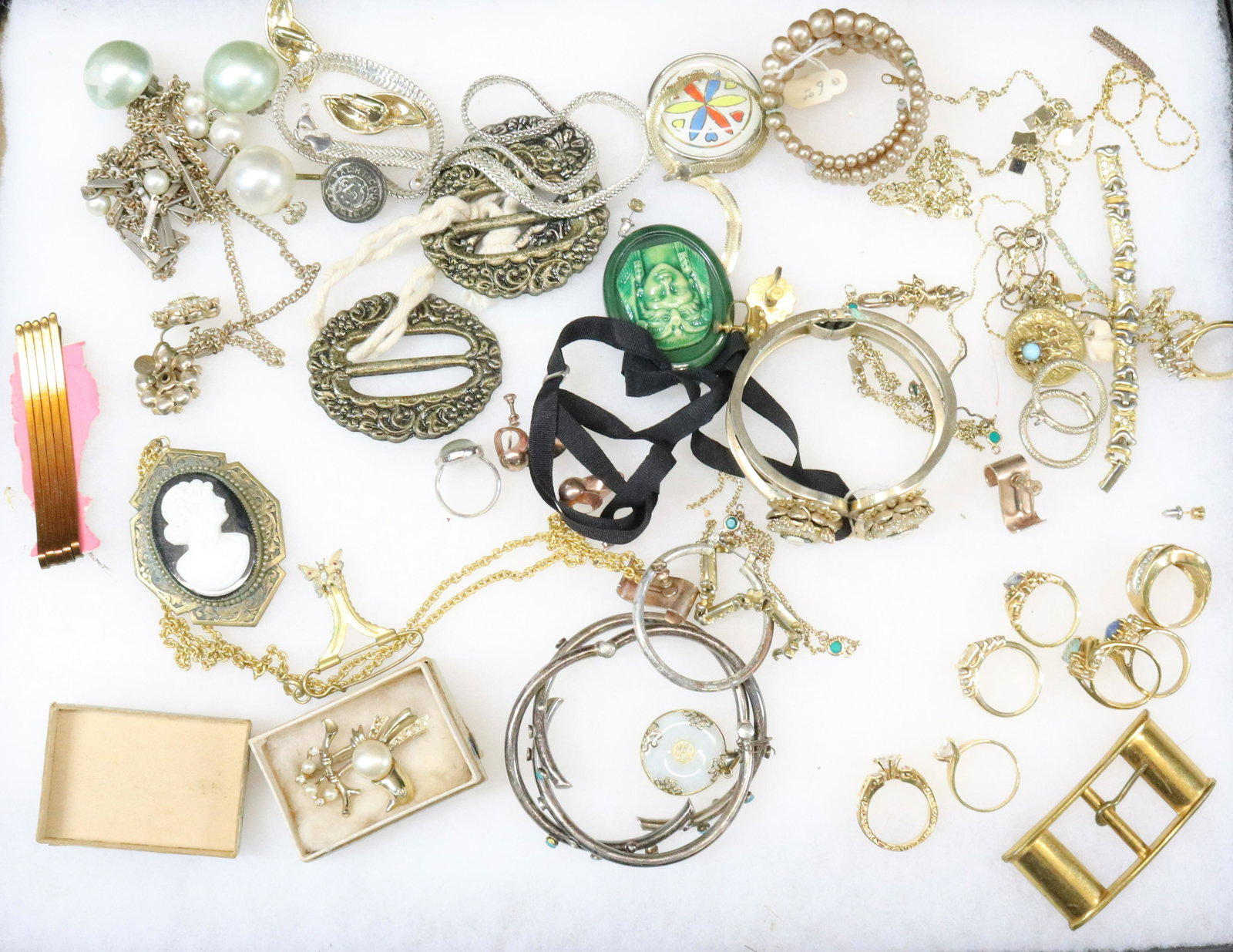 COSTUME JEWELRY GROUPING (1 of 7)