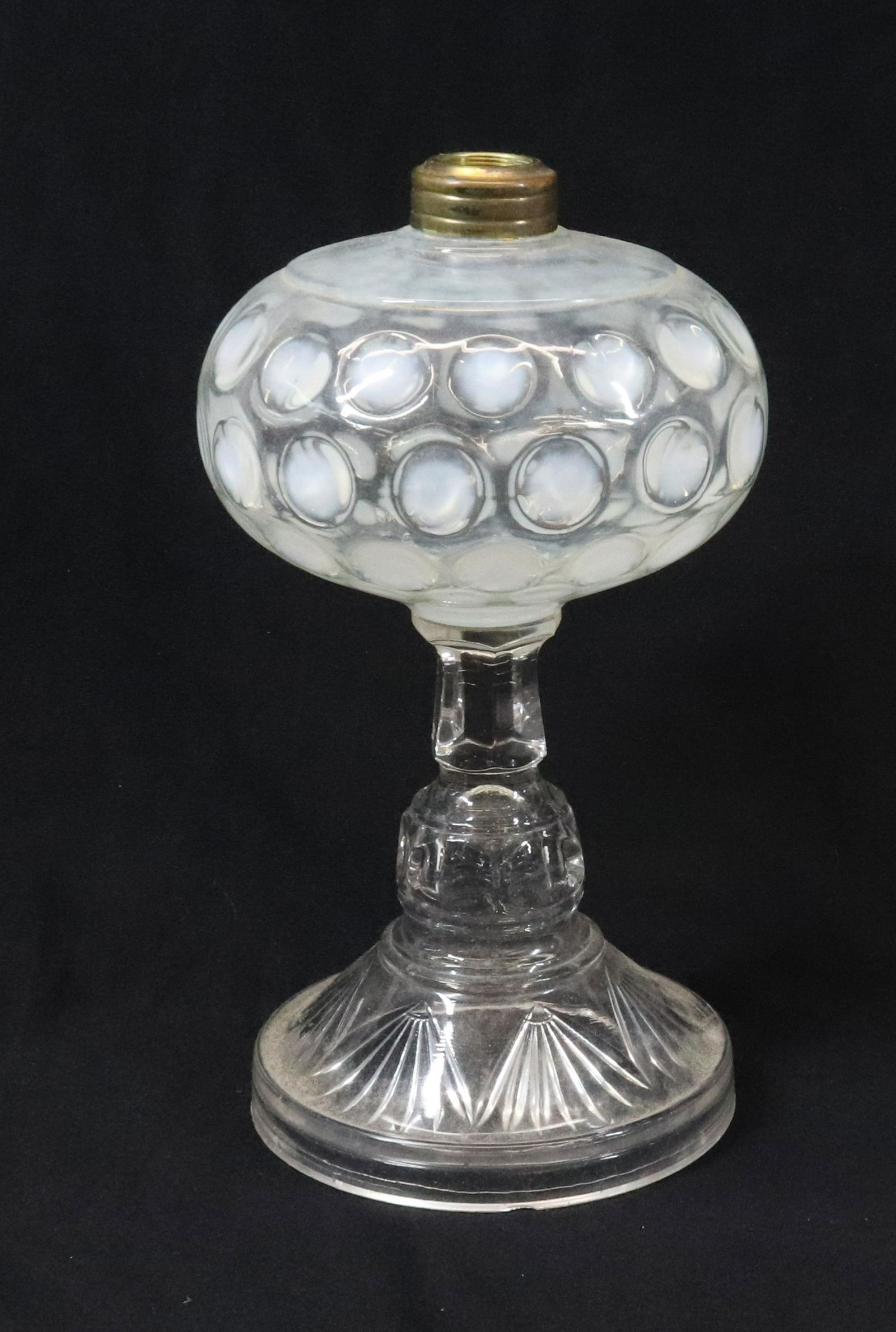 ANTIQUE COIN SPOT KEROSENE LAMP (1 of 3)