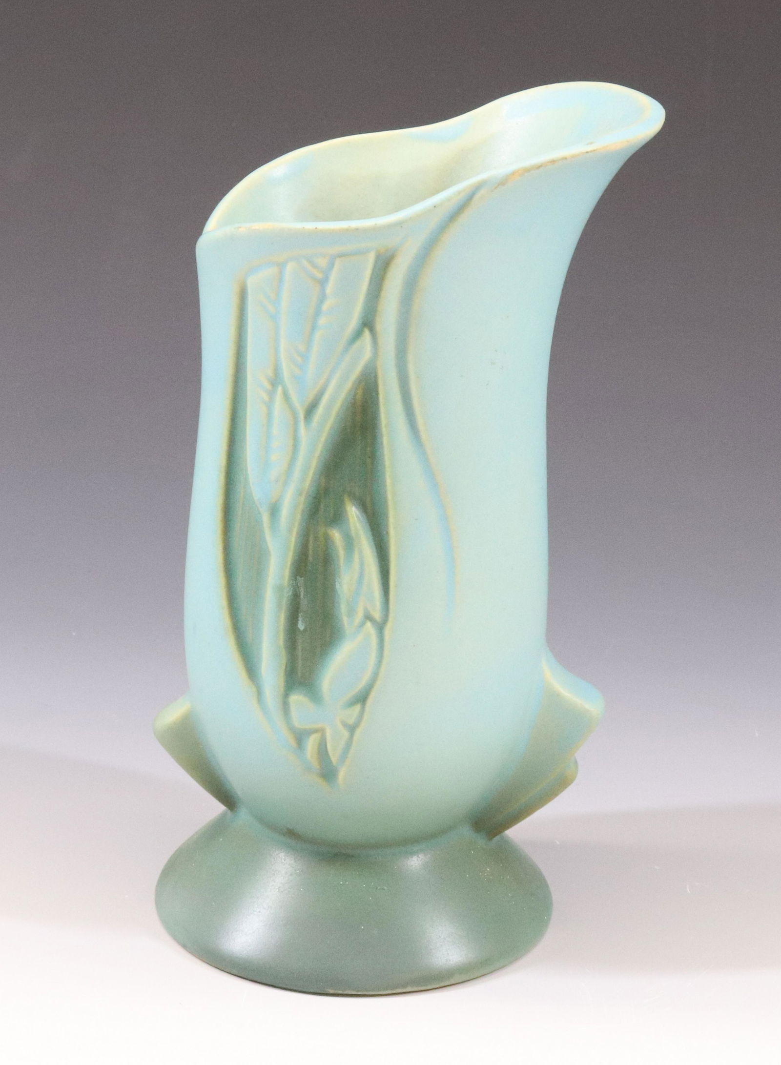 ROSEVILLE SILHOUETTE VASE IN BLUE (1 of 3)