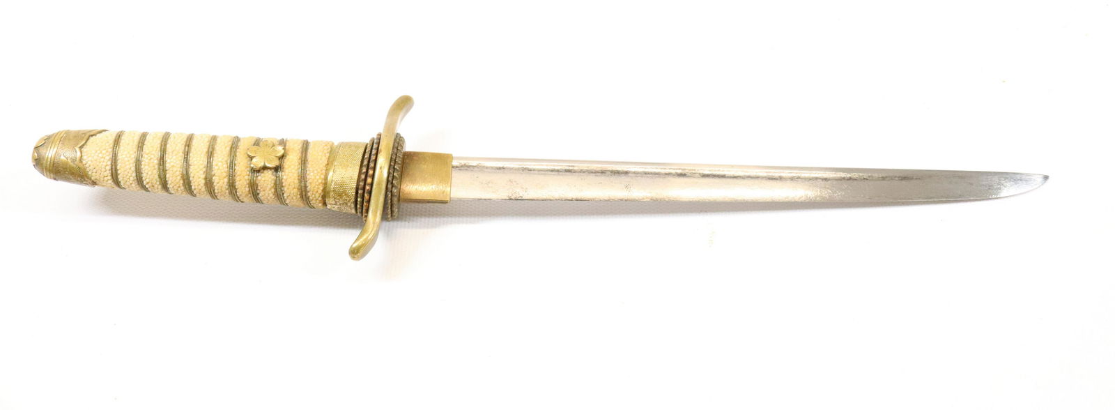 WWII JAPANESE NAVAL DAGGER (1 of 4)