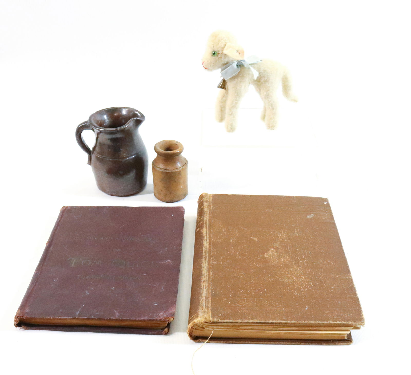 GROUP LOT OF COUNTRY SMALLS (1 of 2)