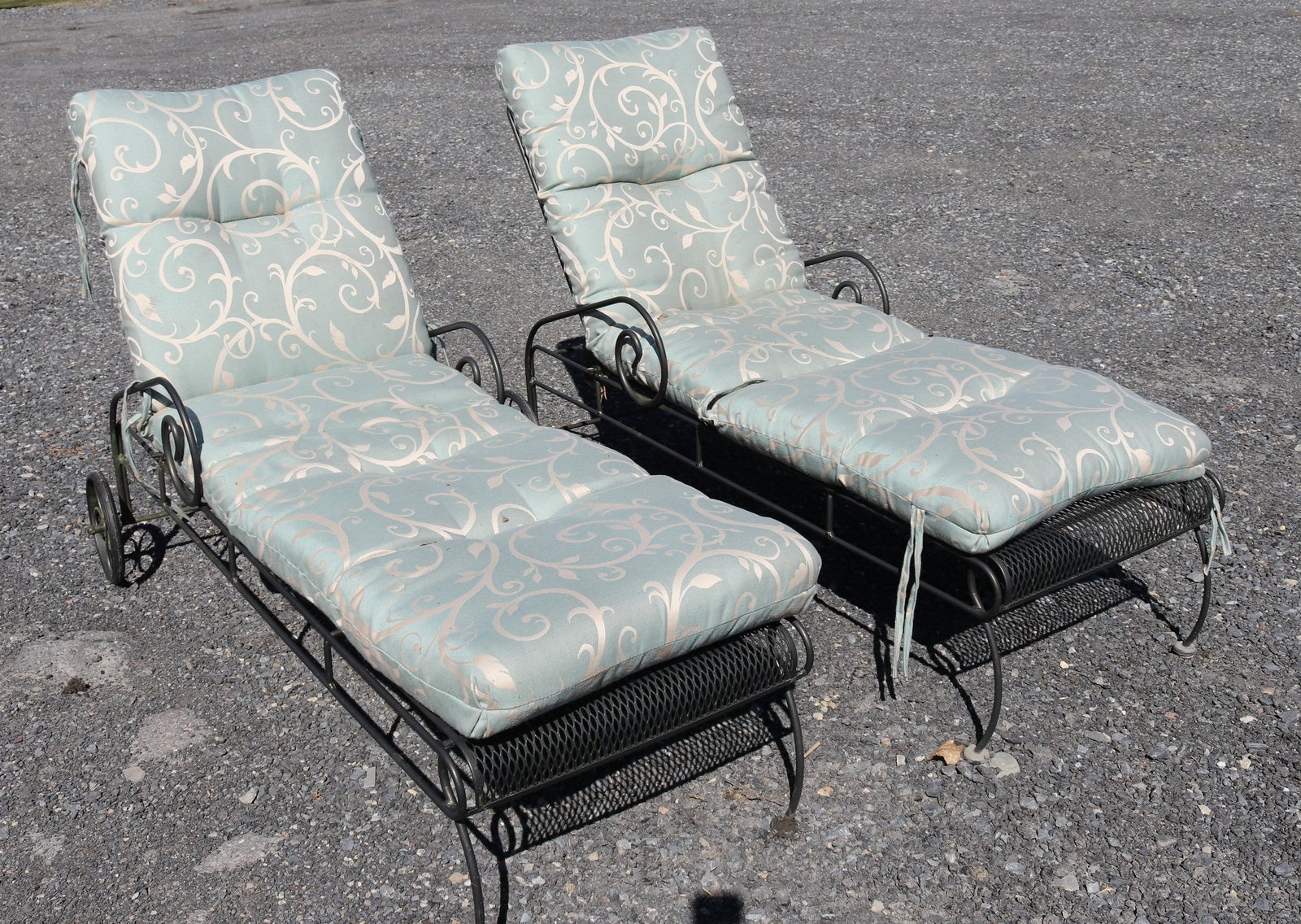 PR. OF WOODARD CHAISE LOUNGE CHAIRS (1 of 2)