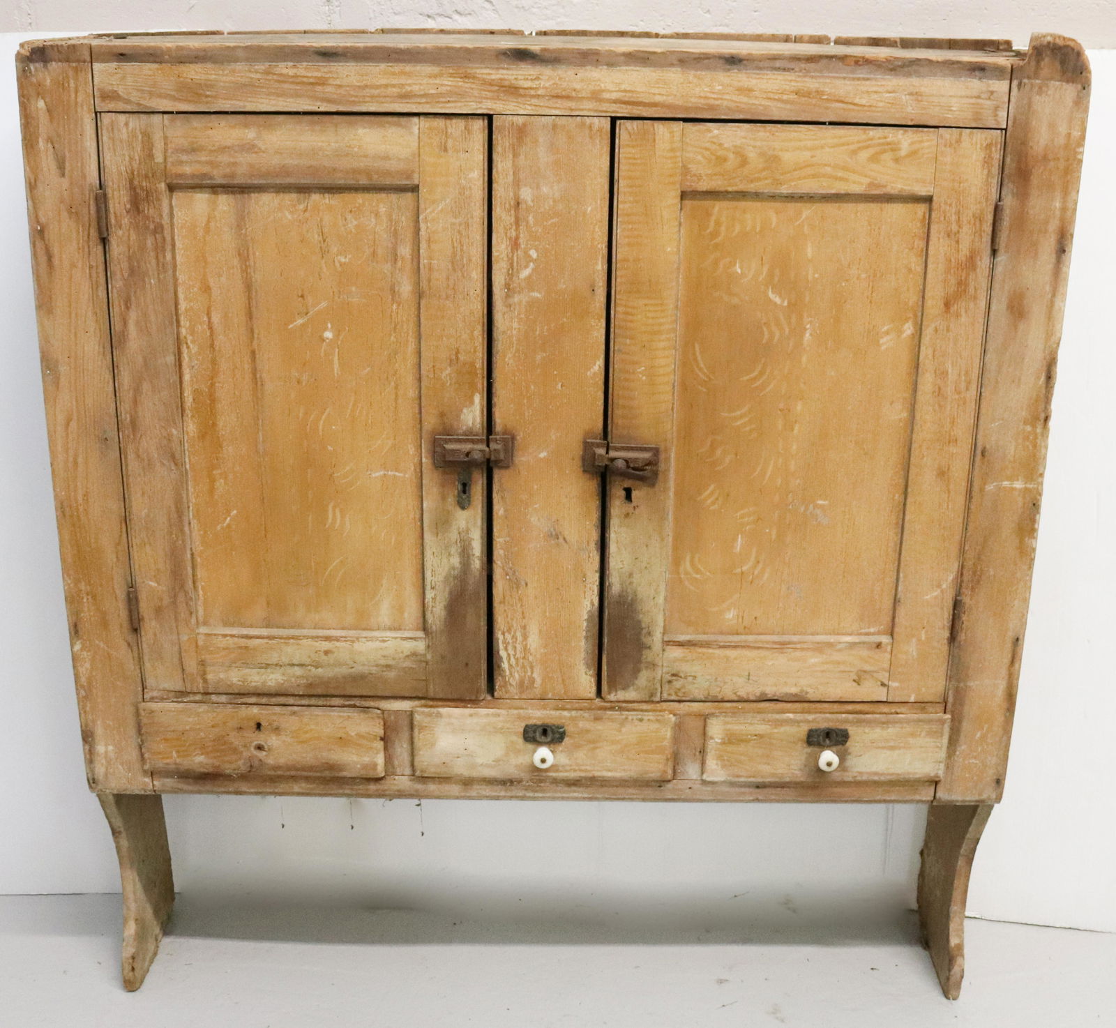 GRAIN PAINTED CUPBOARD TOP (1 of 5)