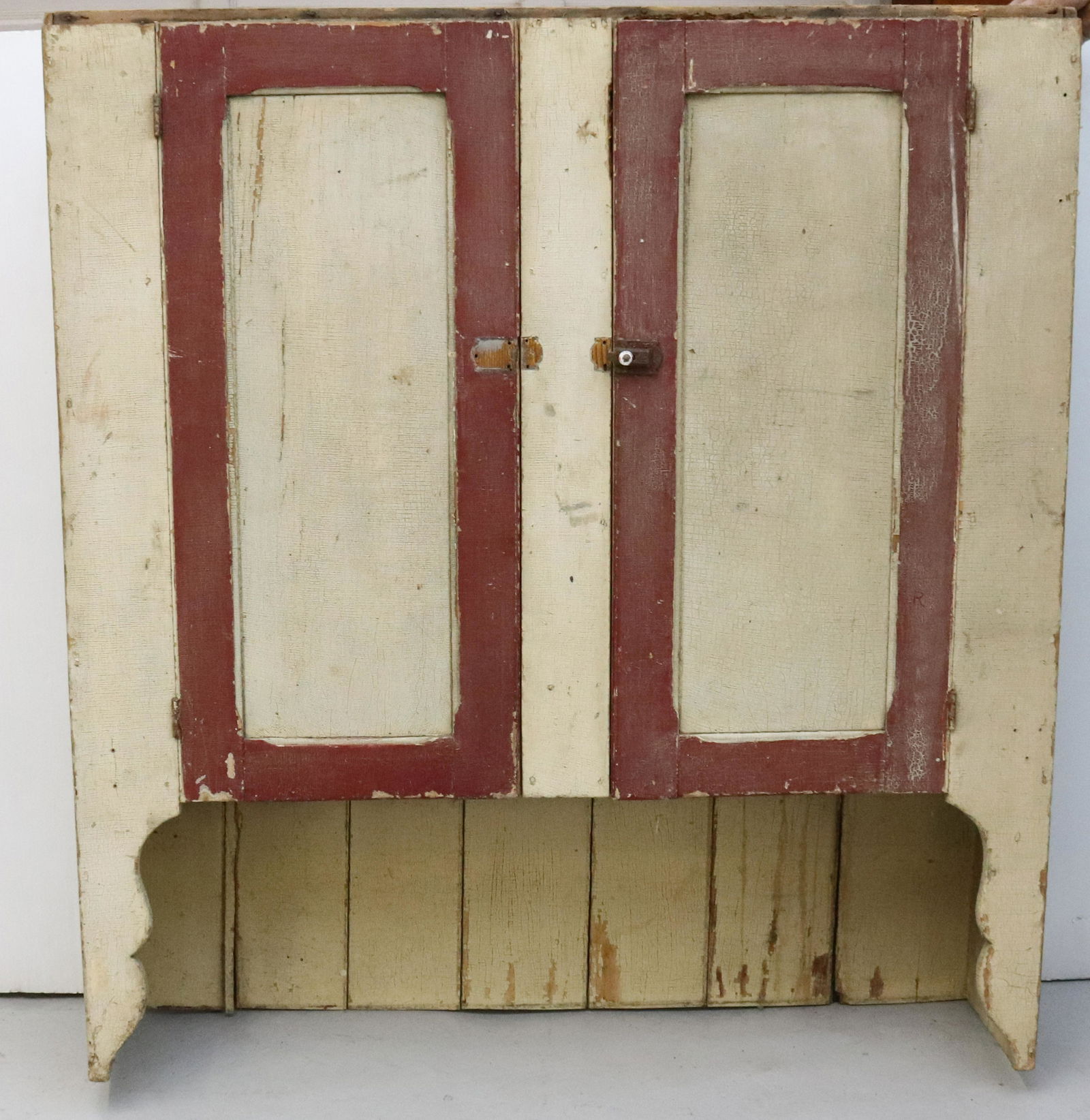 PAINT DECORATED CUPBOARD TOP (1 of 3)