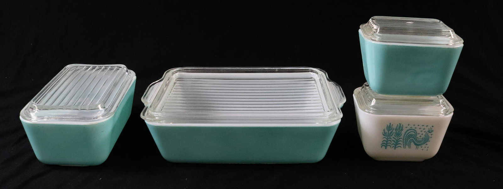 SET OF PYREX REFRIGERATOR DISHES (1 of 6)