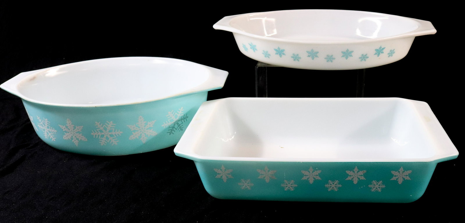 PYREX CASSEROLE DISH LOT (1 of 5)