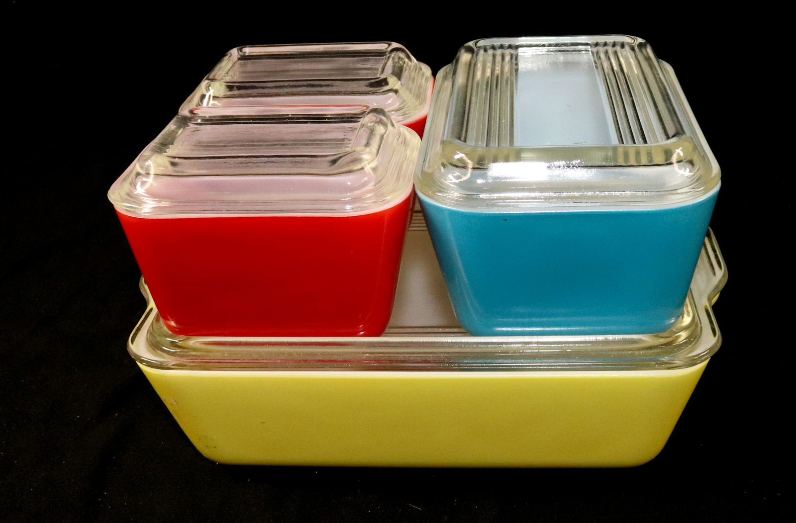 PYREX REFRIGERATOR JAR LOT (0630) on Apr 21, 2022 Hartzell's Auction