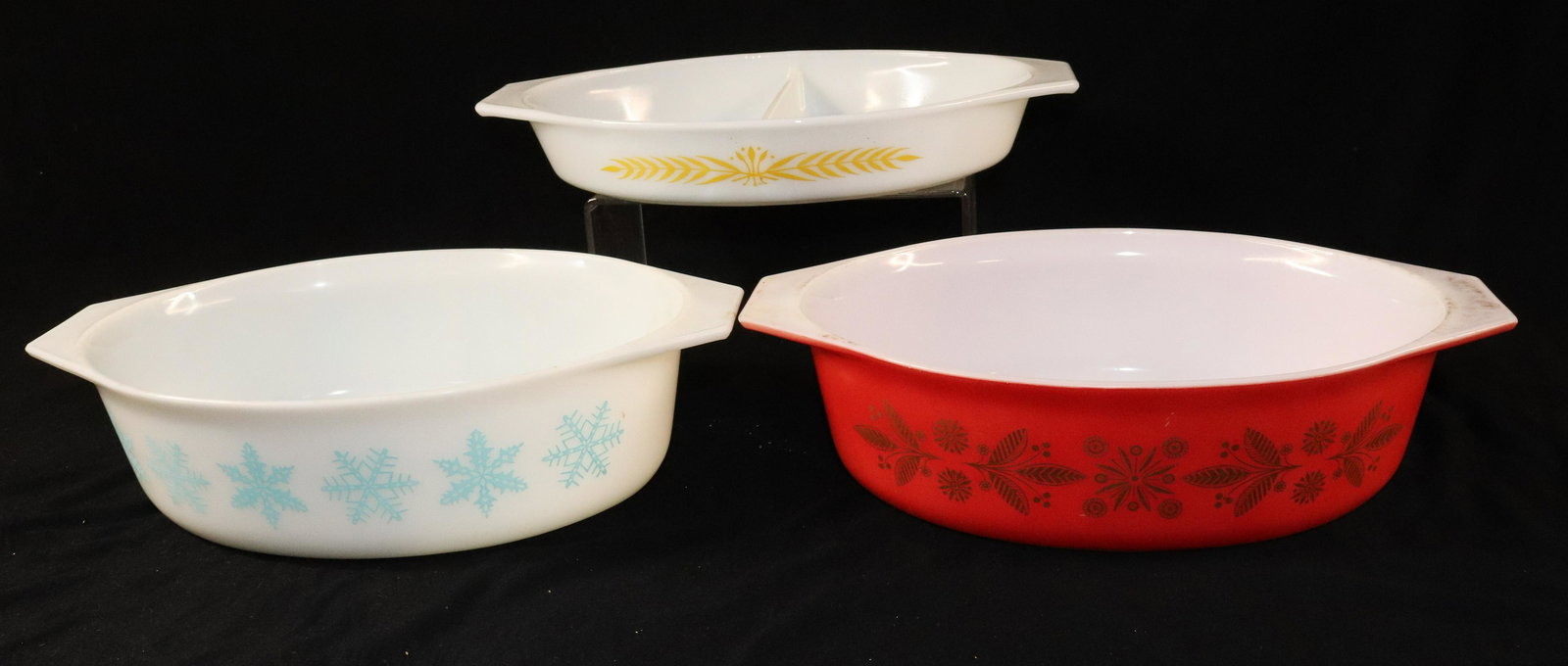 PYREX CASSEROLE DISH LOT (1 of 5)
