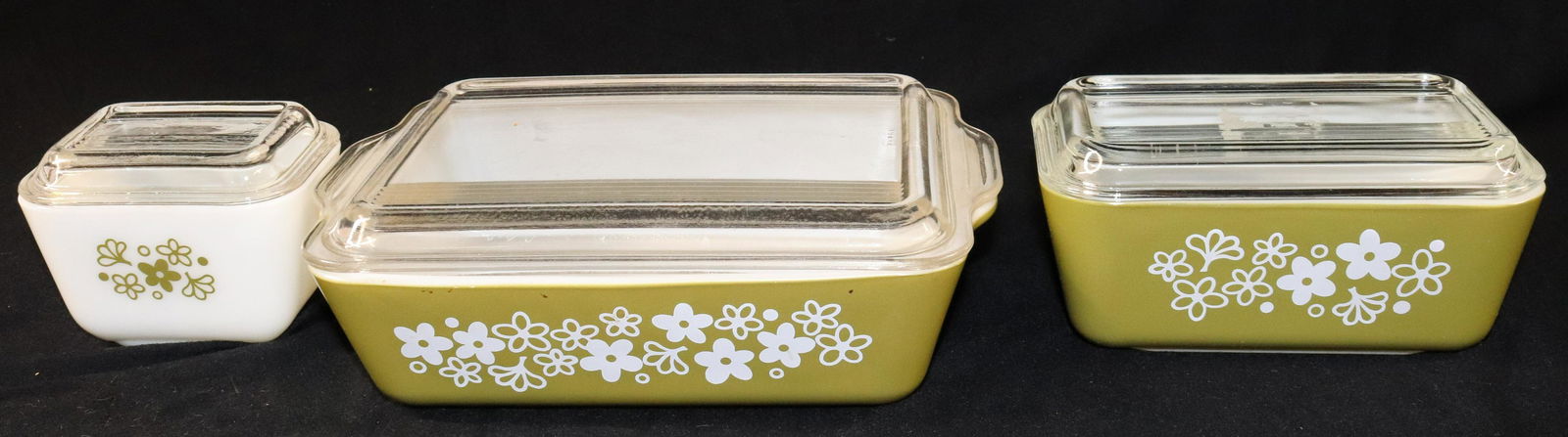 GROUP LOT OF PYREX REFRIGERATOR DISHES (1 of 5)