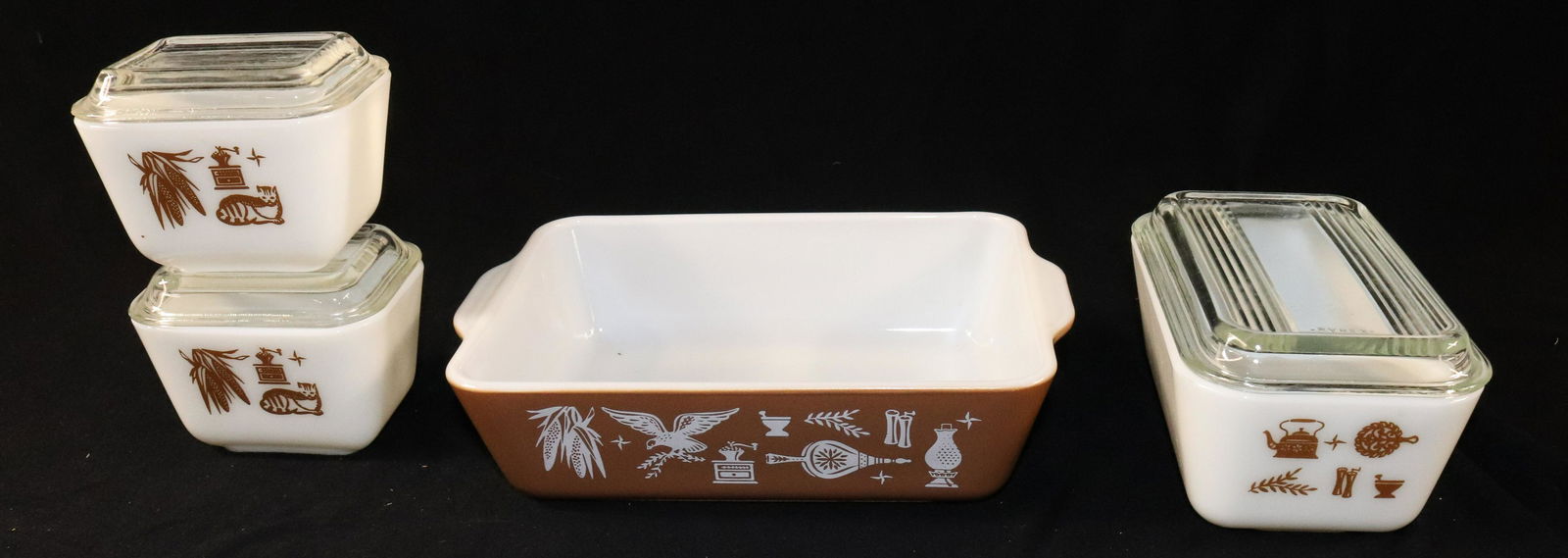 PYREX REFRIGERATOR DISH LOT (1 of 5)