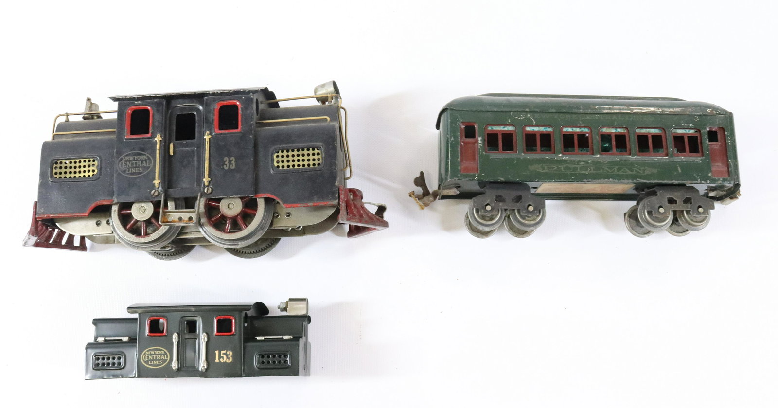 LIONEL TRAIN LOCOMOTIVE AND MORE (1 of 3)