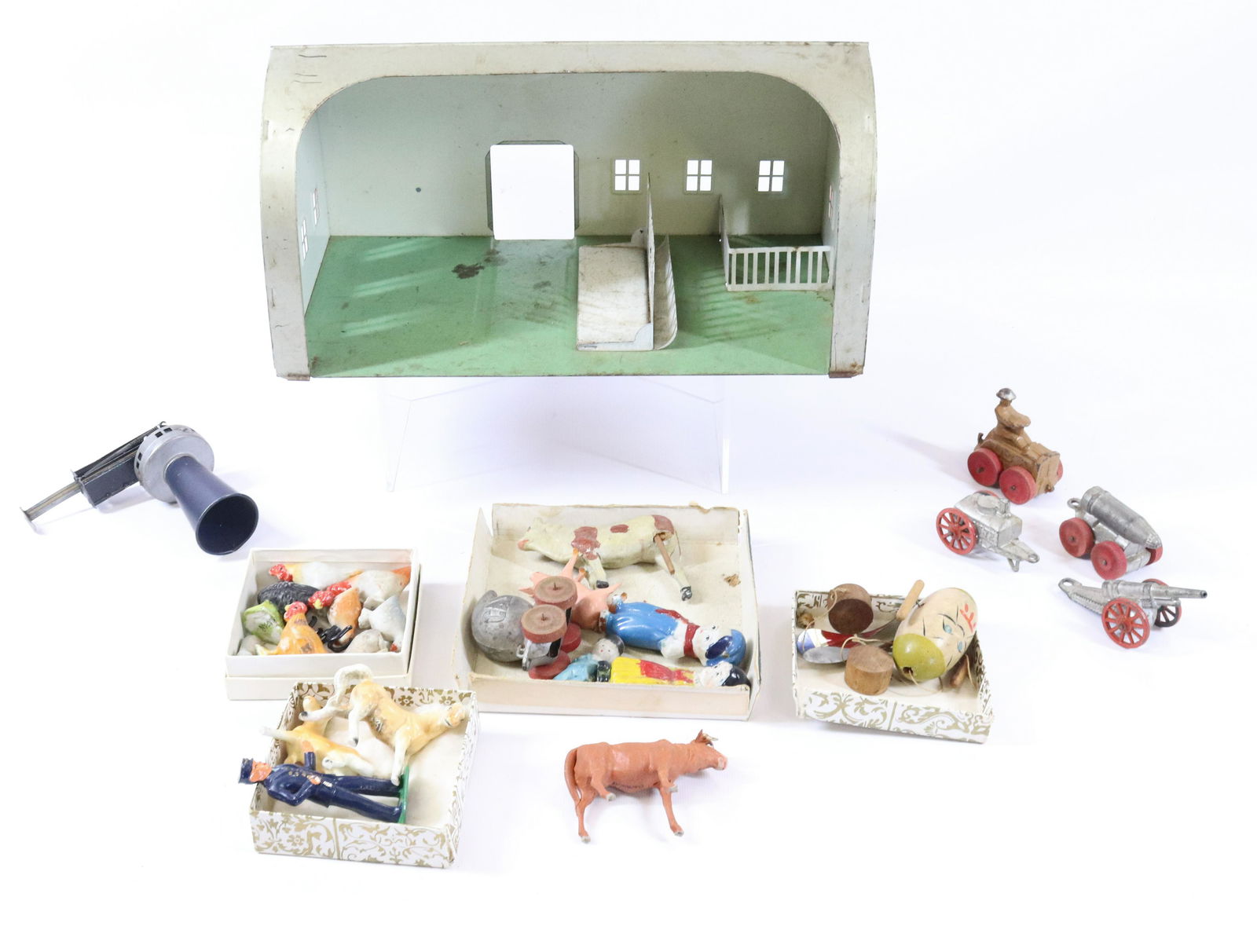 GROUP LOT OF VINTAGE TOYS (1 of 6)