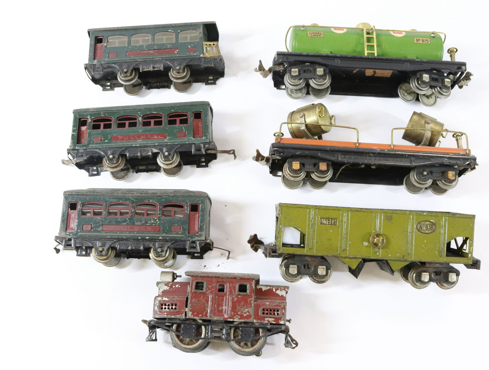 VINTAGE LIONEL TRAIN CAR LOT (1 of 4)