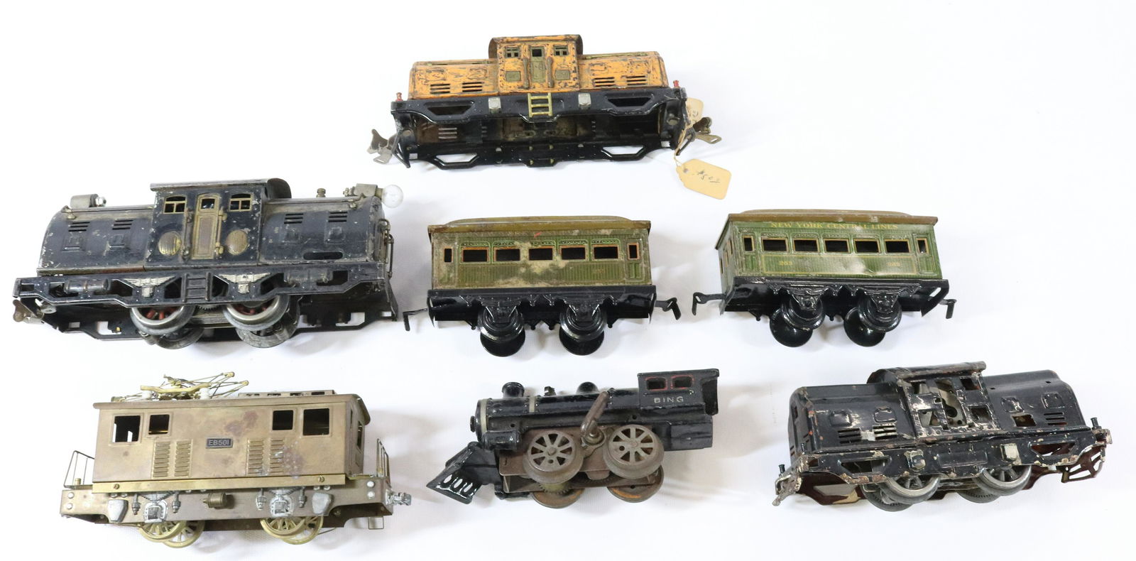 EARLY TRAIN CAR AND ENGINE LOT (1 of 4)