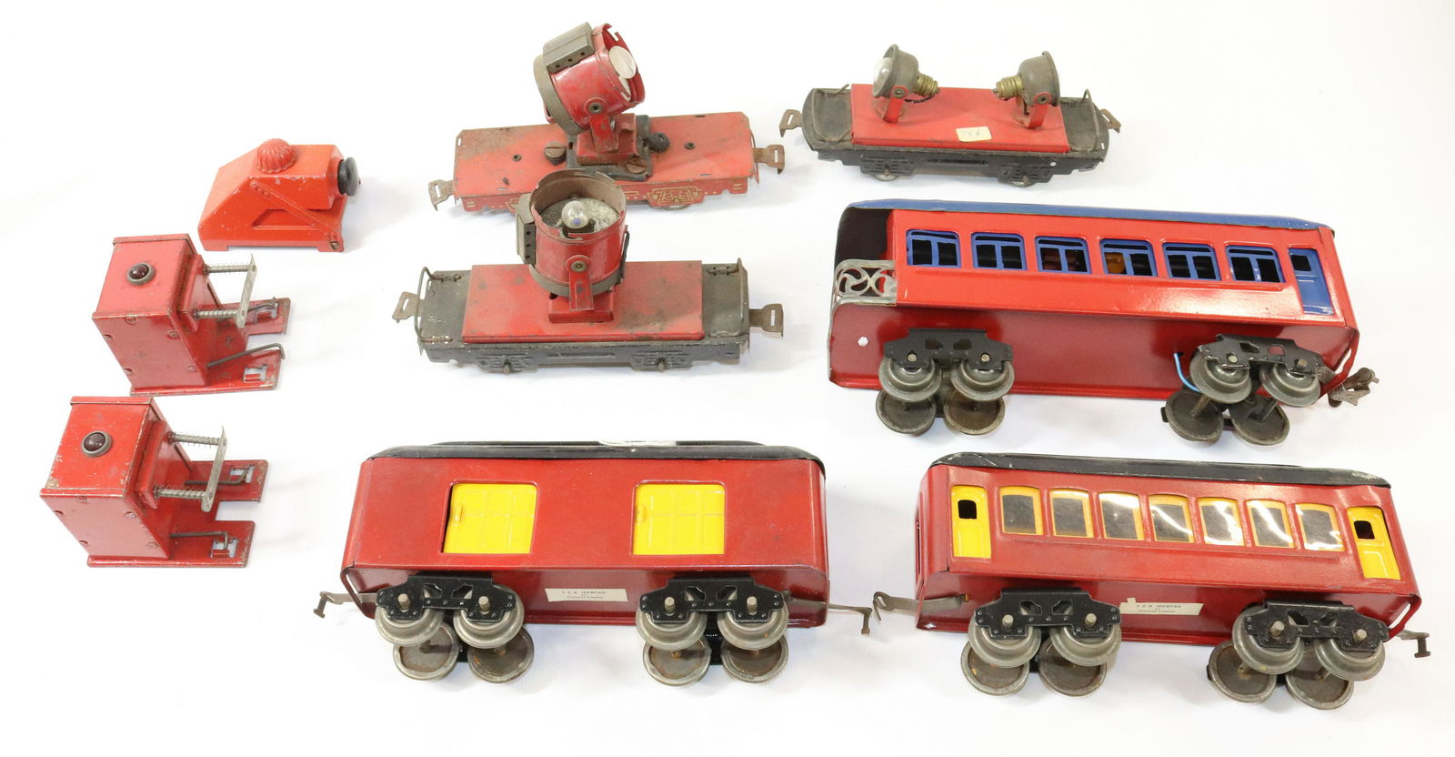 TRAIN CAR AND ACCESSORIES LOT (1 of 6)