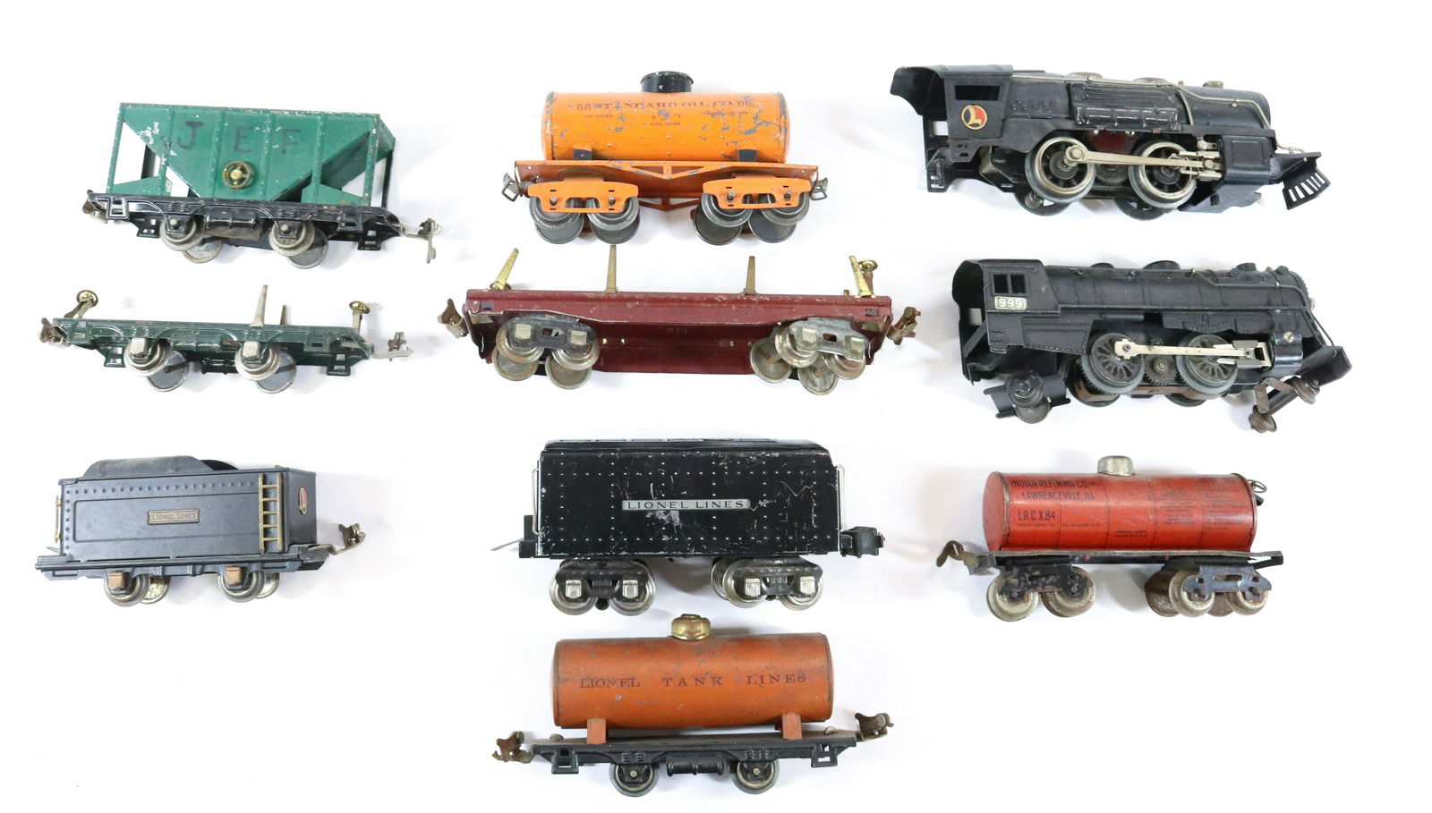 LIONEL TOY TRAIN LOT (1 of 5)