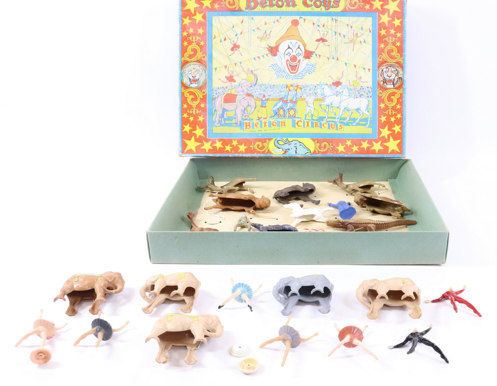 BENTON PLASTIC TOY LOT (1 of 4)