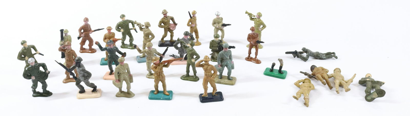 BENTON PLASTIC TOY LOT (1 of 6)