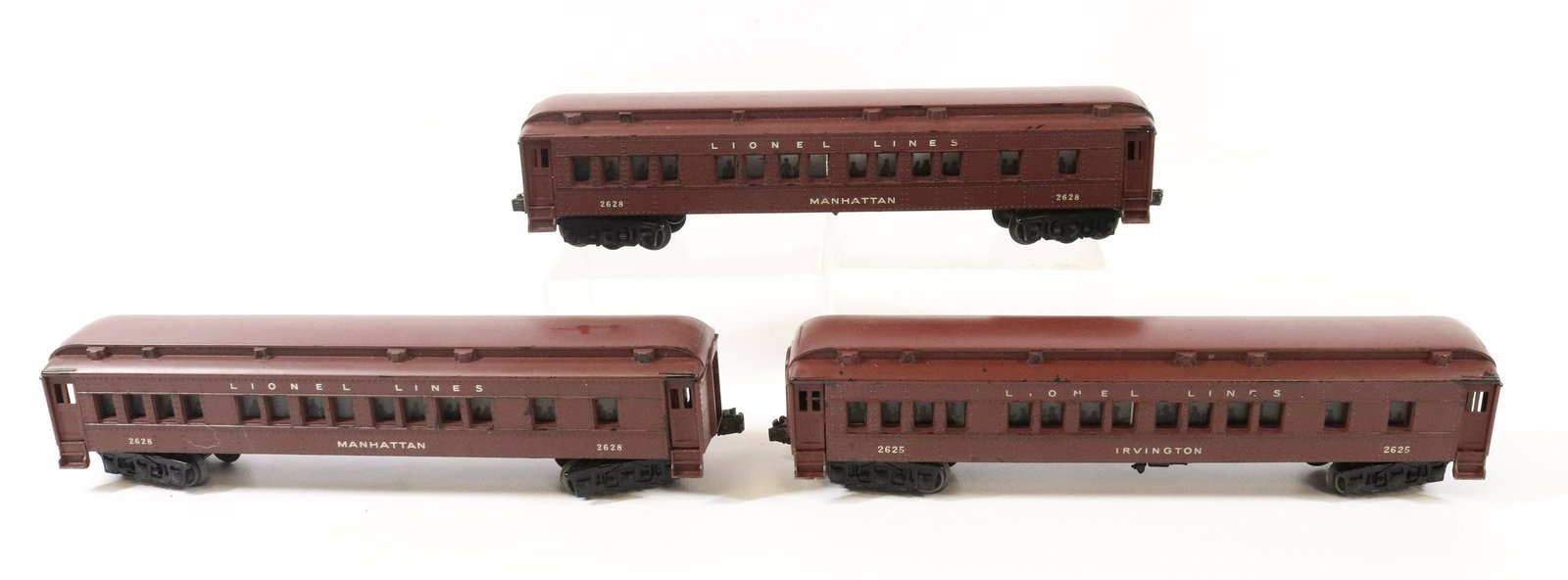 (3) LIONEL LINES TRAIN PASSENGER CARS (1 of 5)
