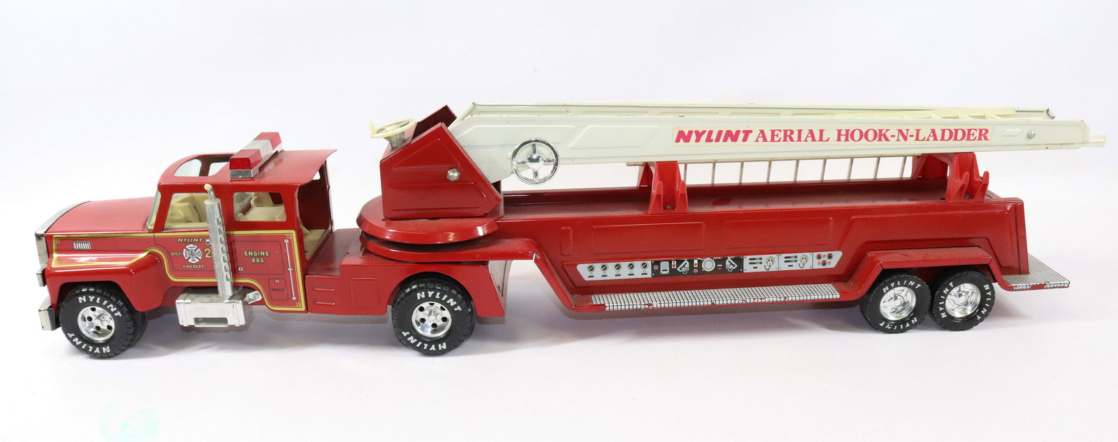 NYLINT  FIRE ENGINE LADDER TRUCK (1 of 3)