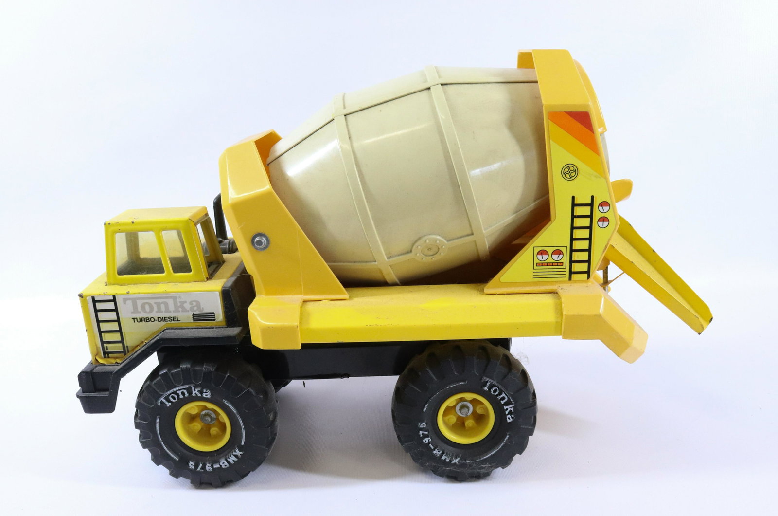 TONKA TURBO DIESEL TOY TRUCK: PRESSED METAL BODY WITH PLASTIC MIXER
