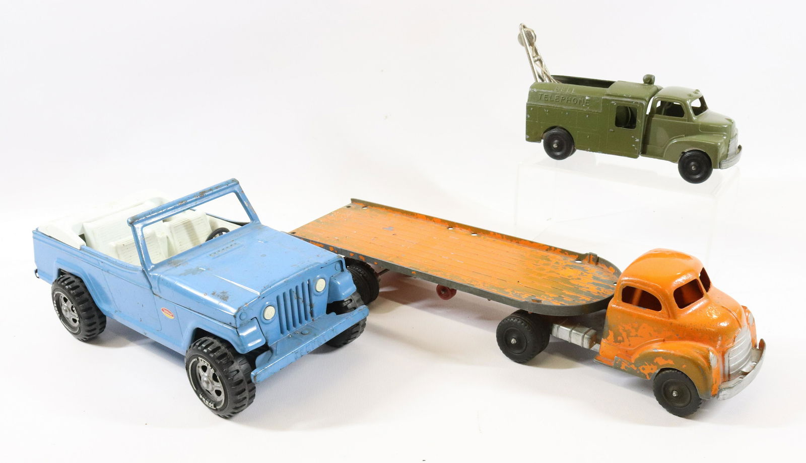 GROUP LOT OF TOY TRUCKS (1 of 5)