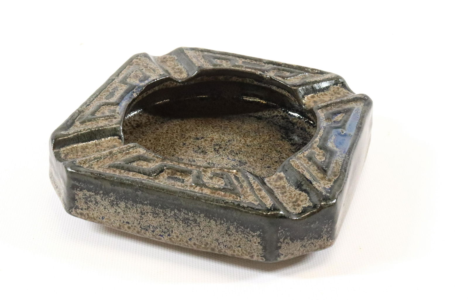 FULPER POTTERY ASHTRAY (1 of 5)
