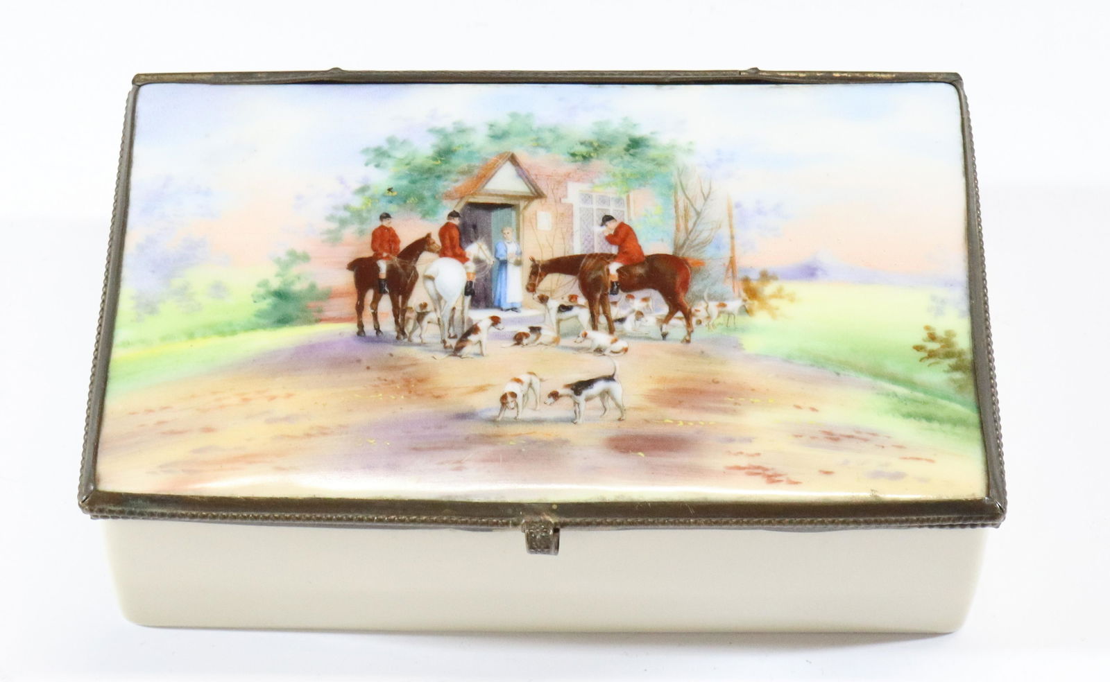 PORCELAIN HAND PAINTED BOX (1 of 4)