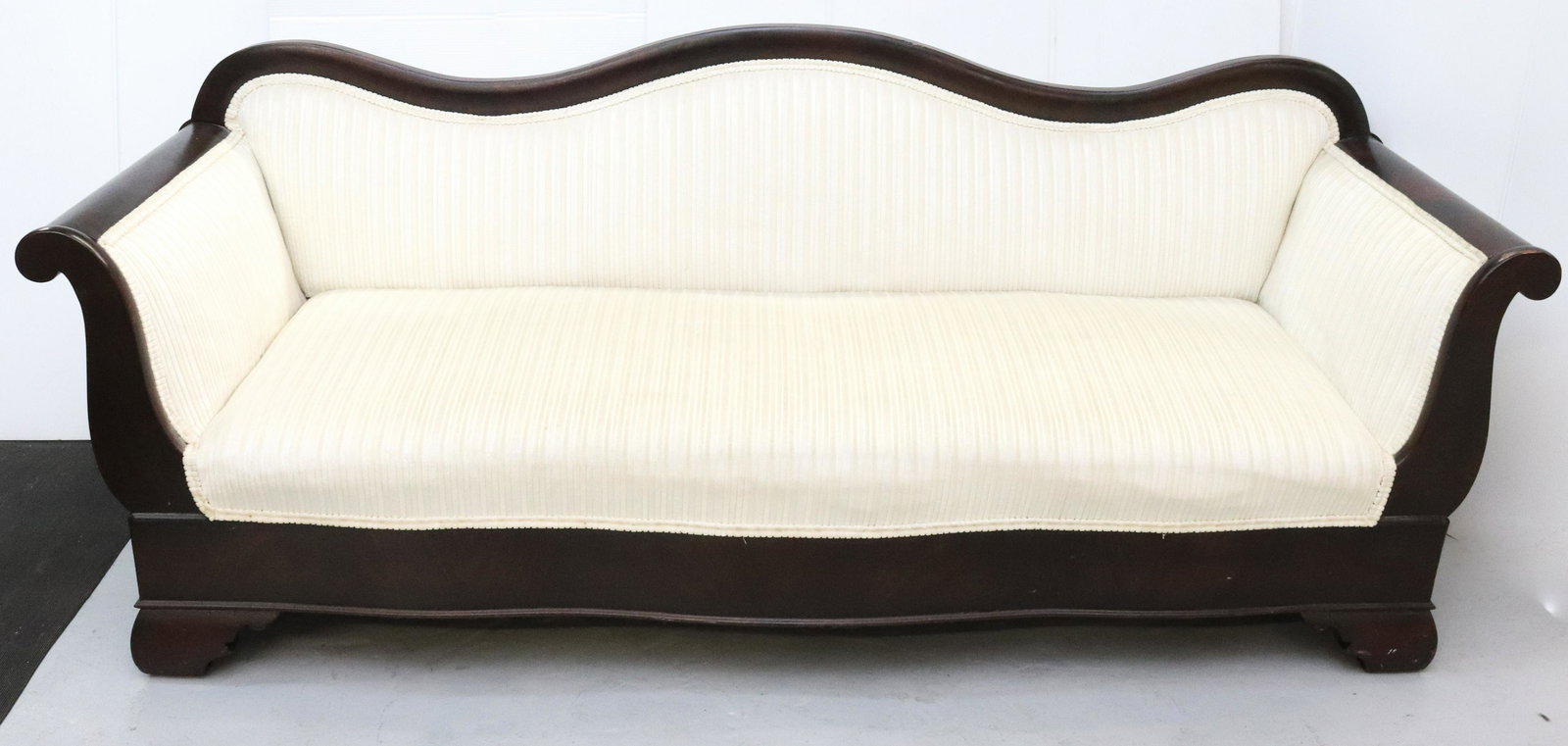 ANTIQUE SOFA (1 of 4)