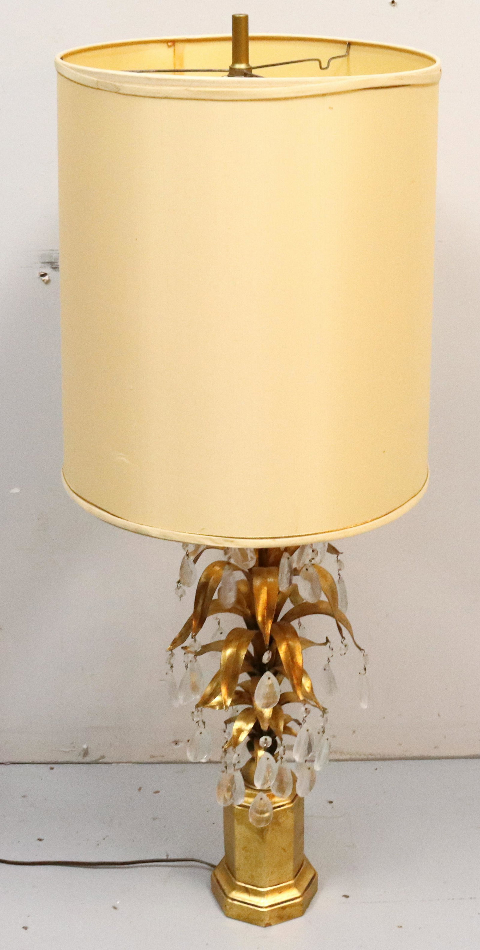 MODERN TABLE LIGHT: BRASS PAINTED LEAF DESIGN LIGHT WITH GLASS SIZE: 41" H TERMS: Please Read Carefully. Pick-Up will be 1 WEEK ONLY. June 20th through June 24th. Hartzell’s Auction Gallery will Handle All Shipping