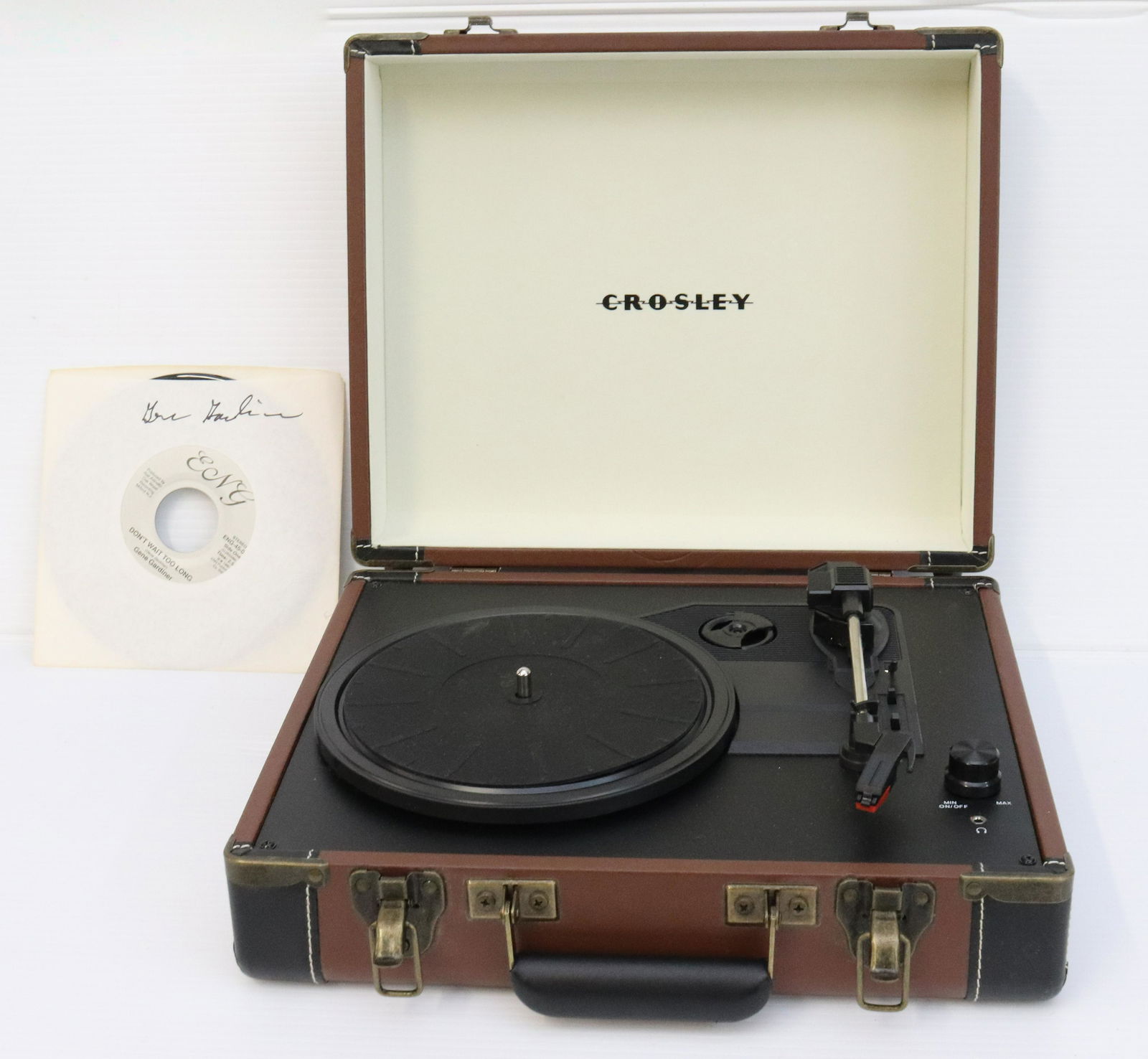 CROSLEY TURNTABLE (1 of 4)