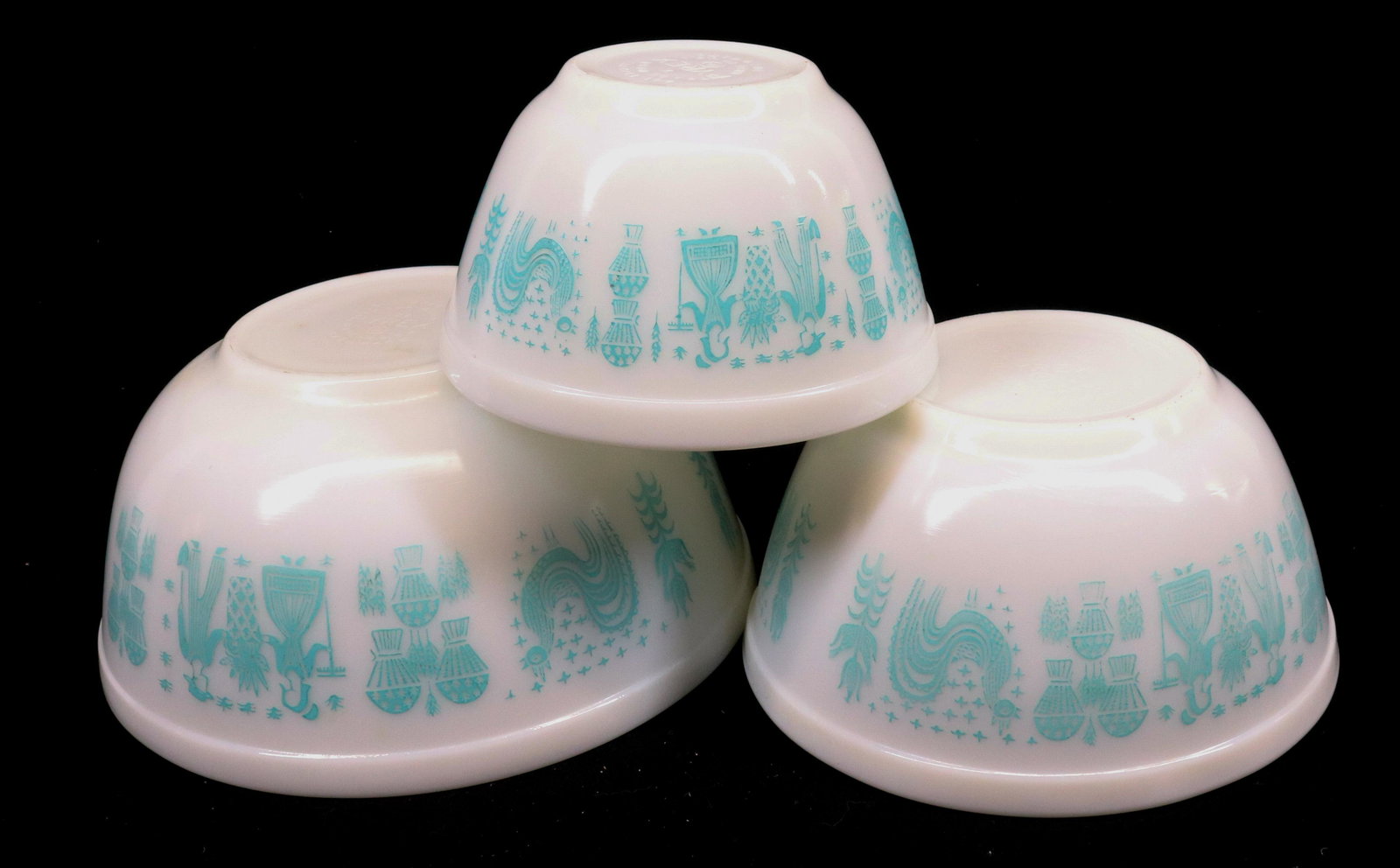 (3) PYREX MIXING BOWLS (1 of 6)