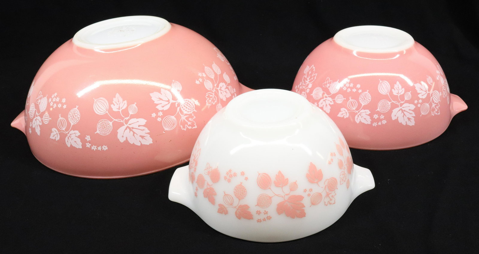 (3) PYREX MIXING BOWLS (1 of 6)