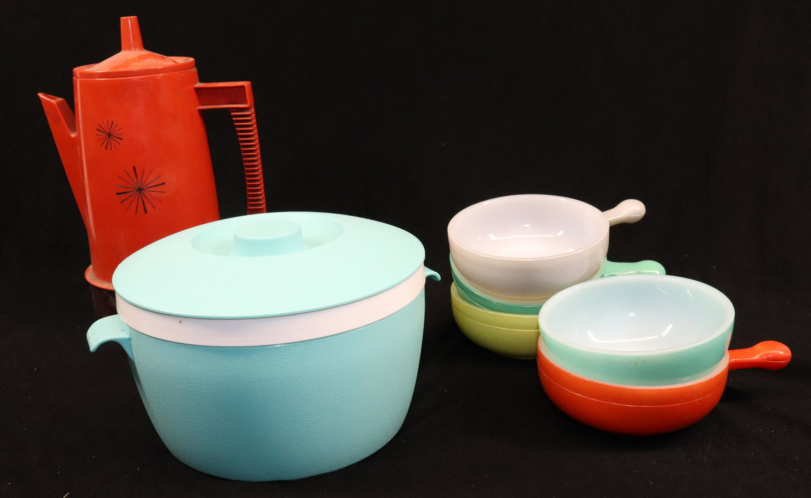 GROUP LOT OF VINTAGE KITCHEN ITEMS (1 of 2)