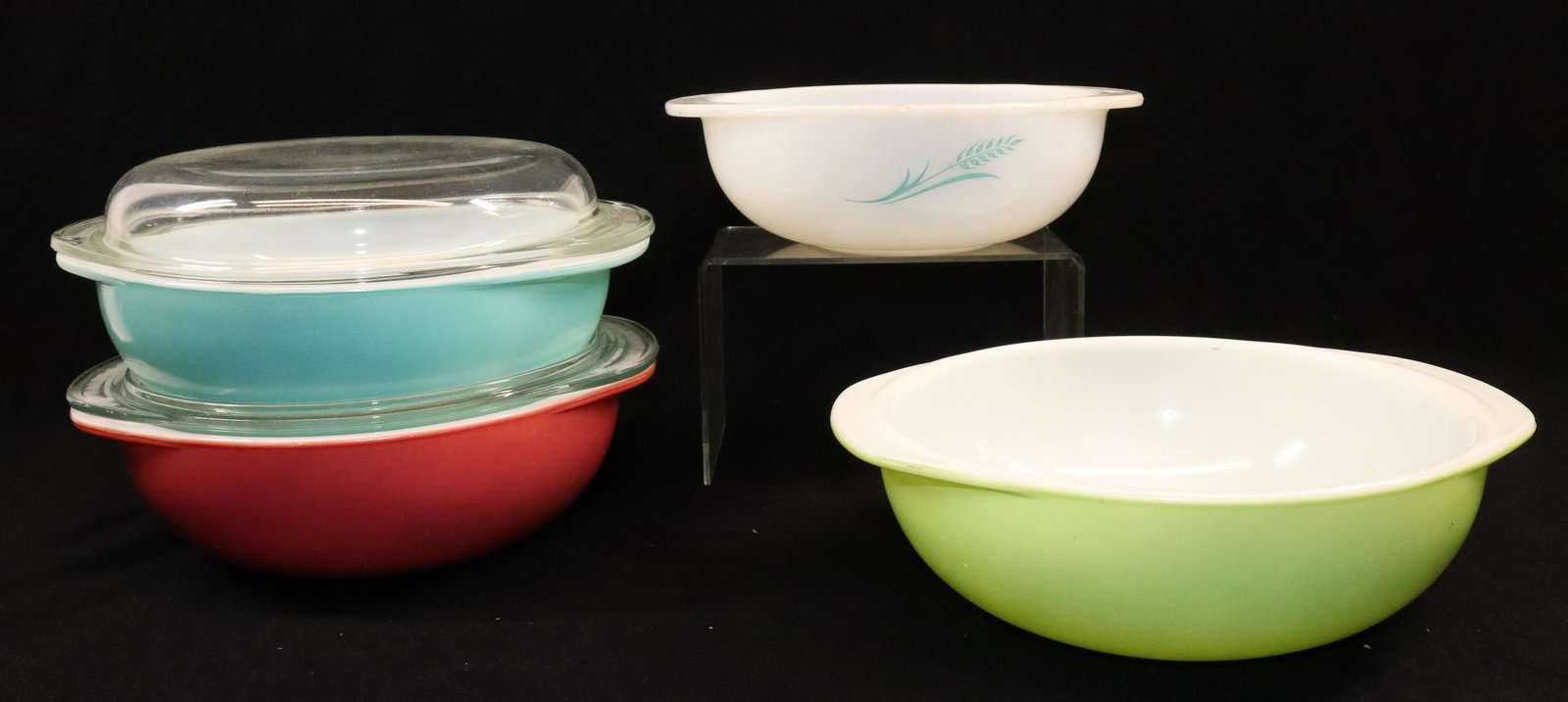 (4) PYREX CASSEROLE DISHES (1 of 6)