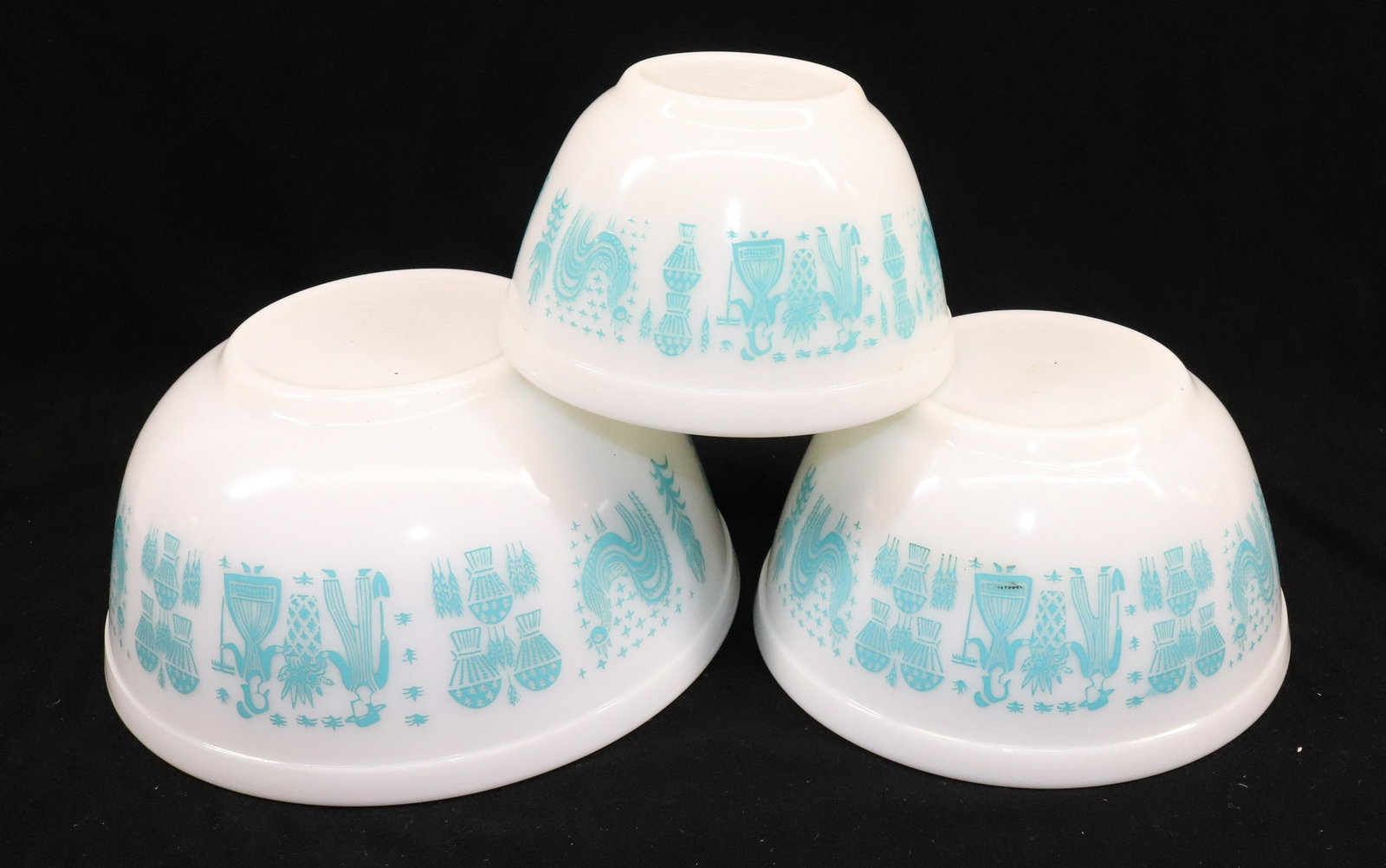 (3) PYREX MIXING BOWLS (1 of 5)