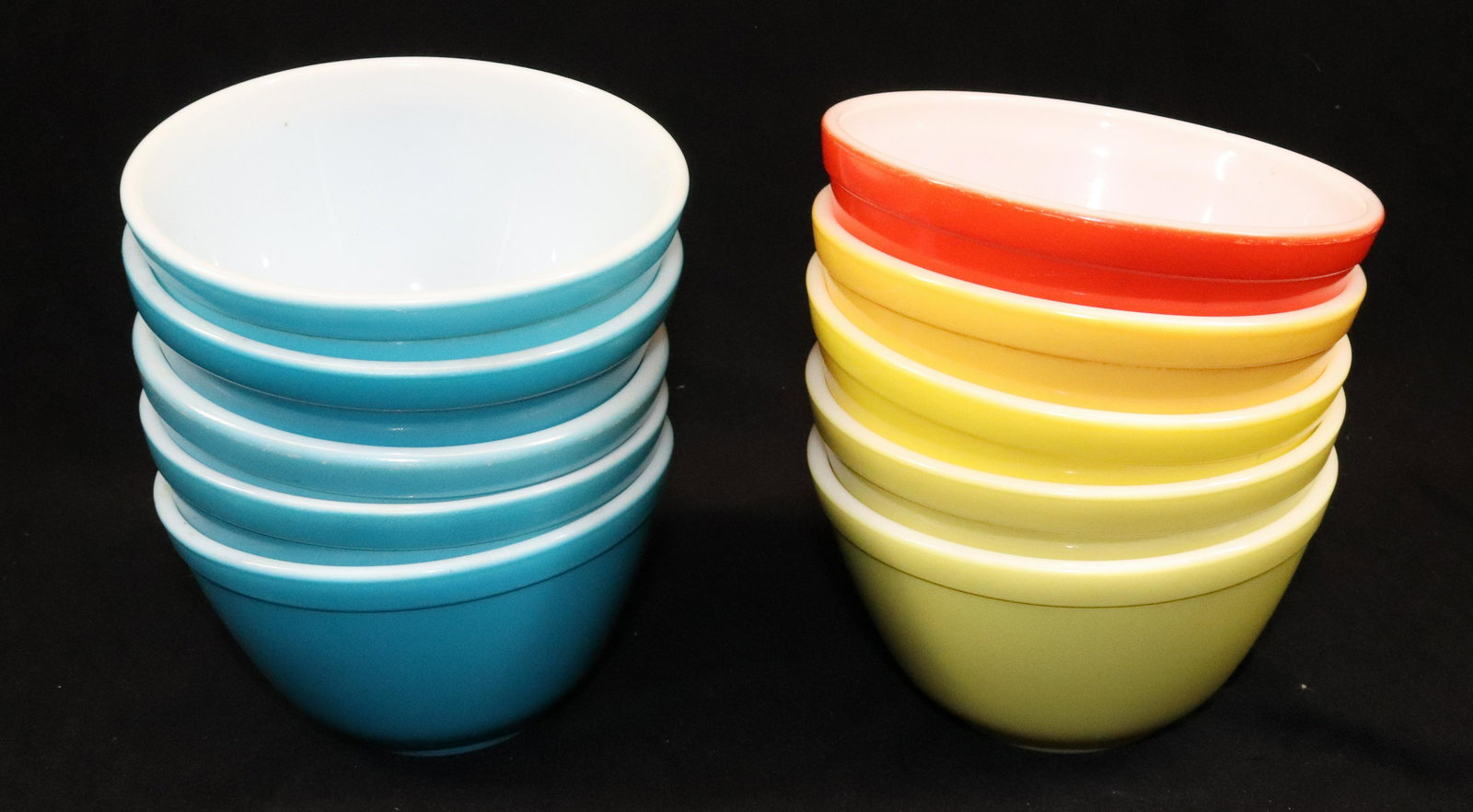(10) VINTAGE PYREX MIXING BOWLS (1 of 6)