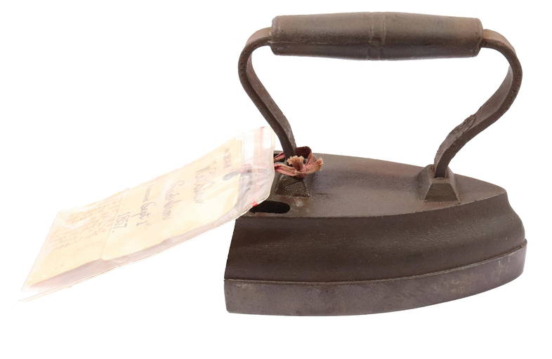 PATENT MODEL GAS HEATED IRON (0054) on Jul 28, 2022 Hartzell's