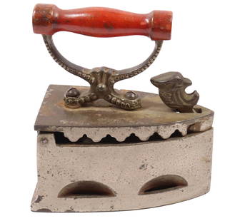 SMALL SIZE CHARCOAL IRON: ROOSTER HEAD LATCH 4 1/2" L