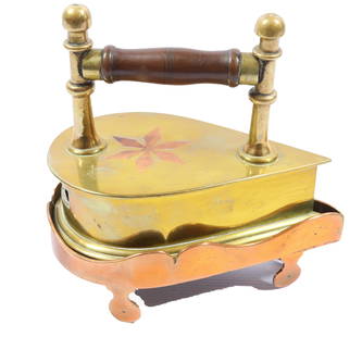 INLAID BELGIAN BOX IRON: BRASS TEARDROP SHAPE WITH INLAID COPPER STAR AND MATCHING COPPER TRIVET 5 1/2" L