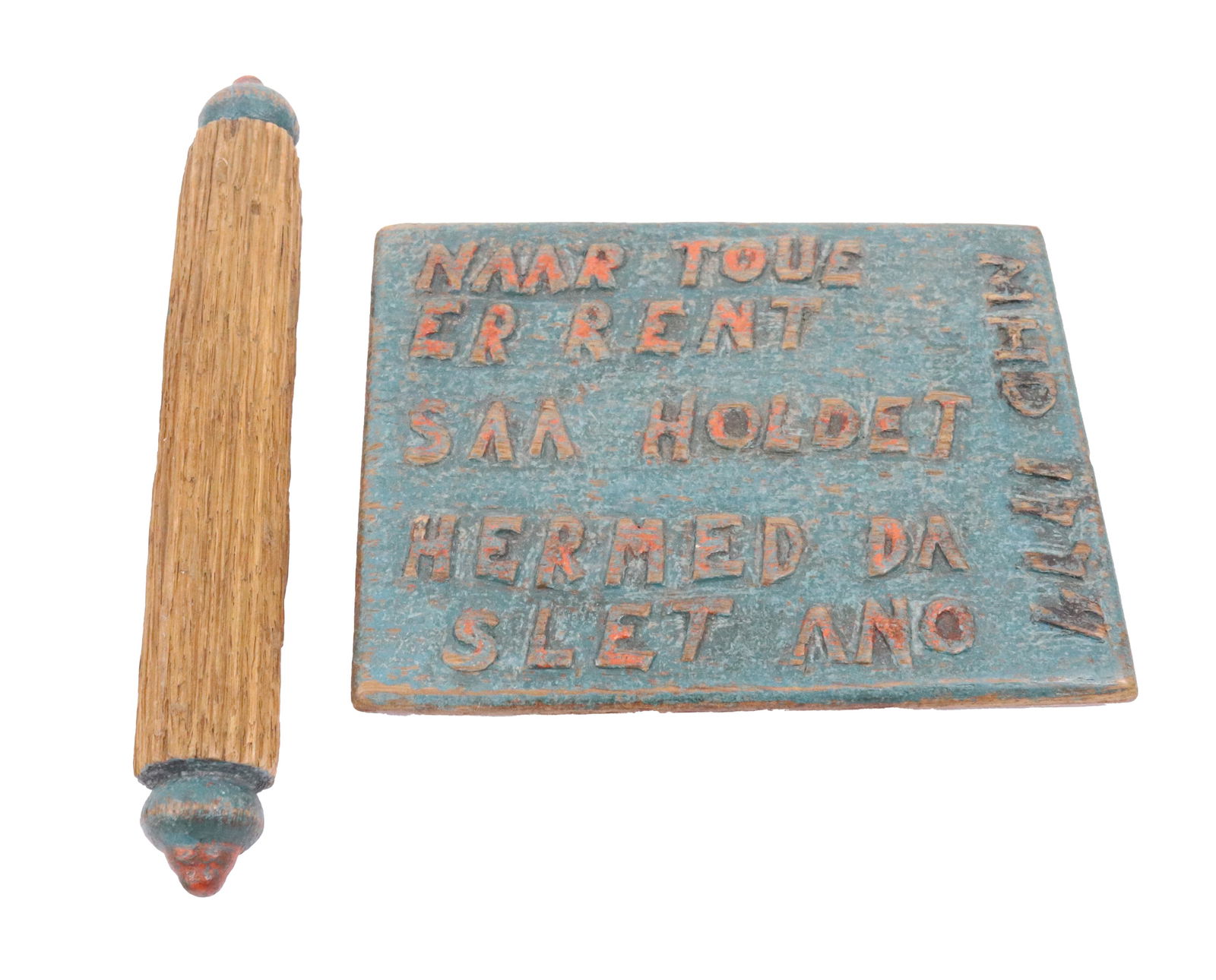 18TH C. CARVED EUROPEAN CRIMPING BOARD AND ROLLER: DATED 1774 WITH INITIALS "MHD" "NAAR TOUE ER RENT SAA HOLDER HERMED DA SLET ANO" BOARD 4 1/2" X 6"