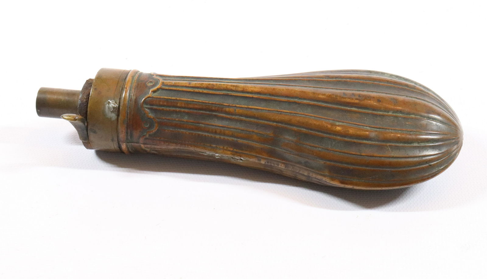 19THC. BRASS AND COPPER POWDER FLASK (1 of 2)