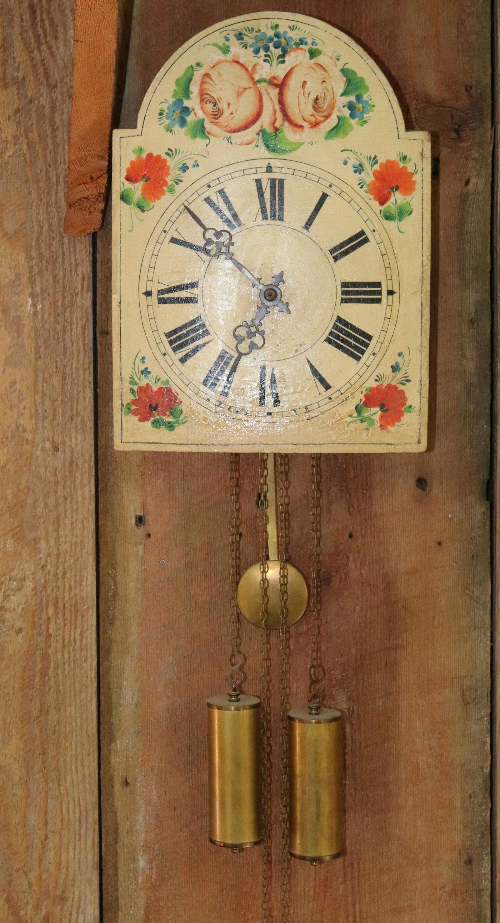 VINTAGE WOODEN WAGTAIL WALL CLOCK (1 of 1)